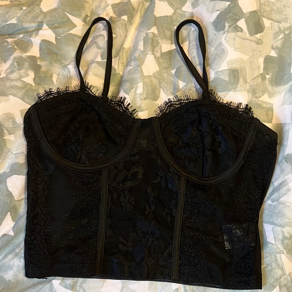 black crop top